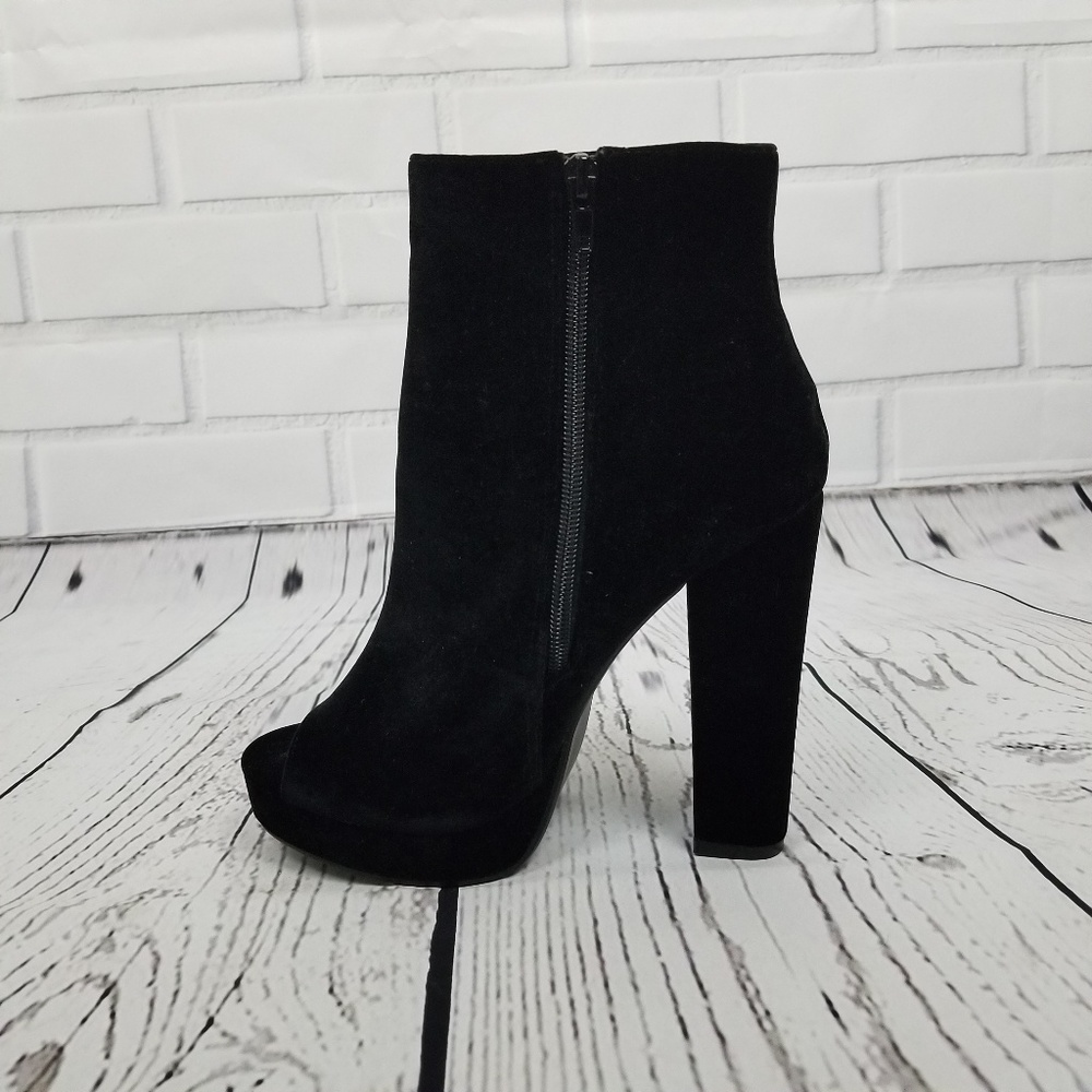 🚫SOLD🚫NWOB Black Peep Toe Velvet High Heel Boots - Picture 2 of 5